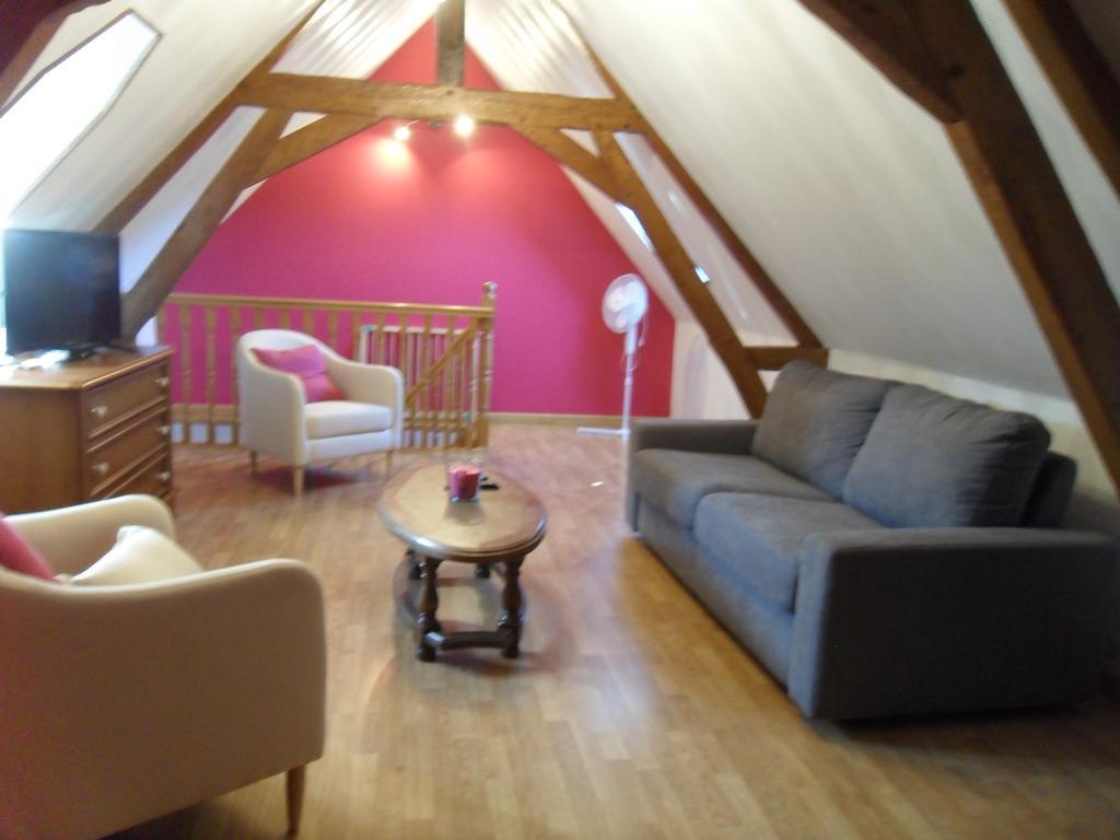 Auberge A La Ferme Surques Bagian luar foto